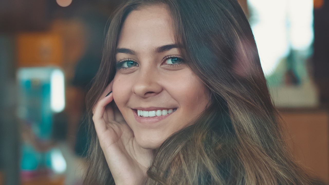 woman-s-smile-2323705 (1).jpg