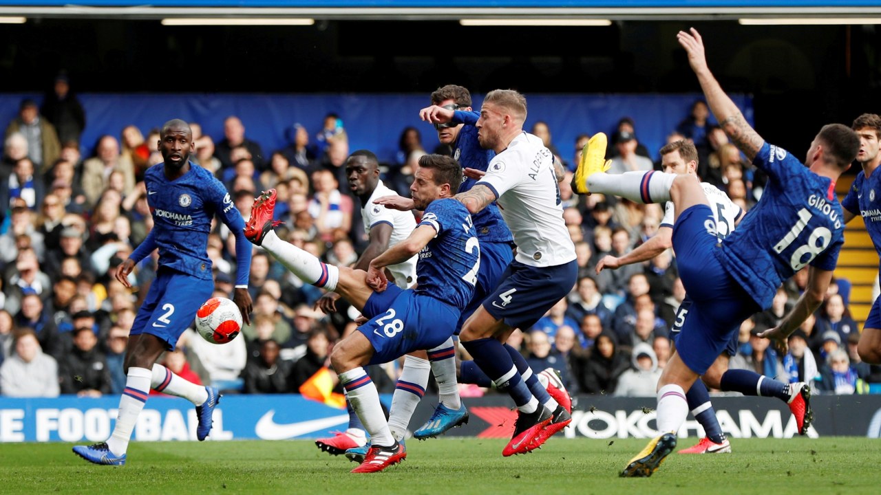 Chelsea melawan Tottenham Hotspur