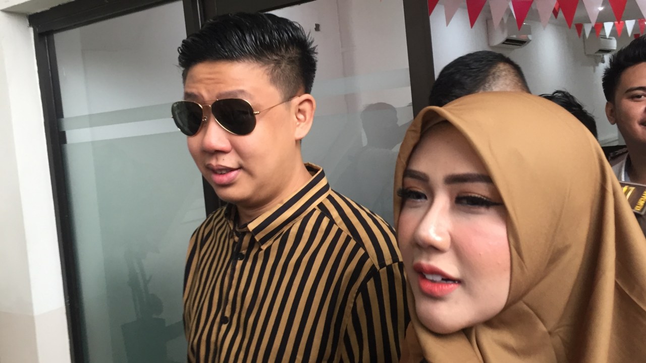 Pablo Benua dan Rey Utami di PN Jaksel