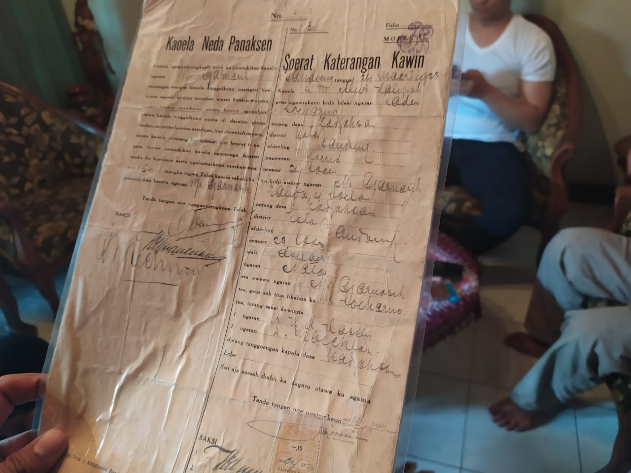 Dokumen Surat Nikah dan Cerai Inggit Garnasih dan Soekarno