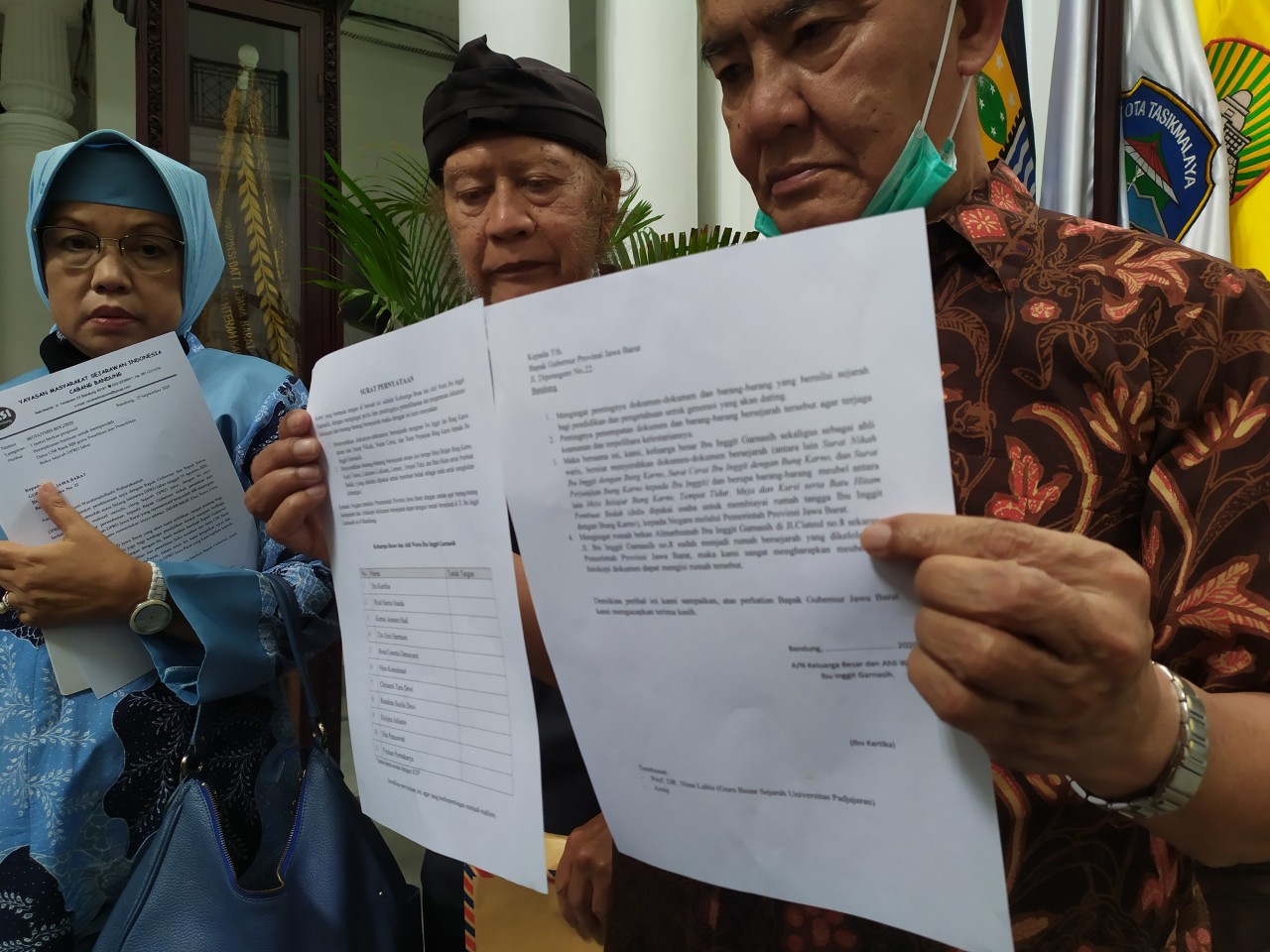  Ahli Waris Inggit Garnasih Didampingi Guru Besar Unpad Nina