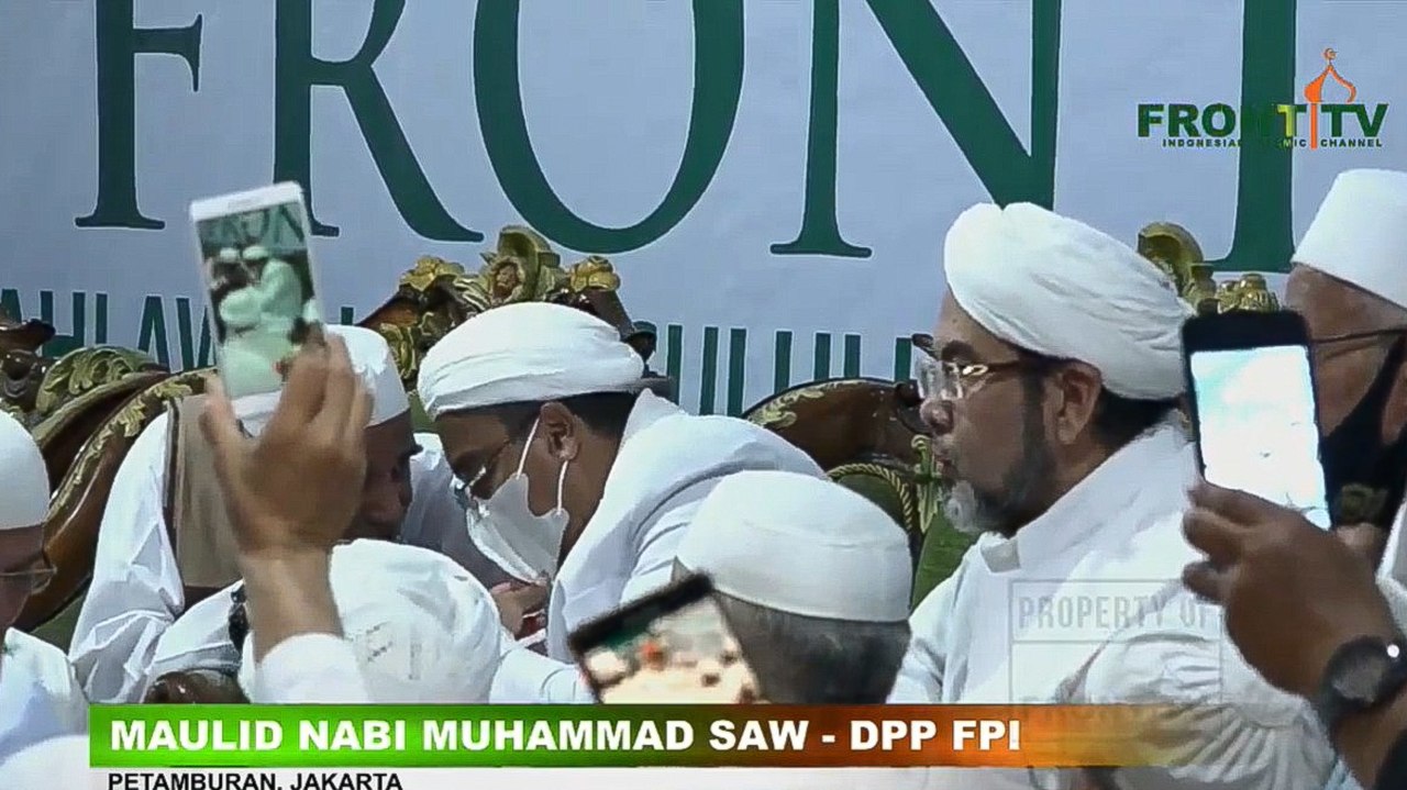 Habib Rizieq tiba di acara Mualid Nabi di Markas FPI