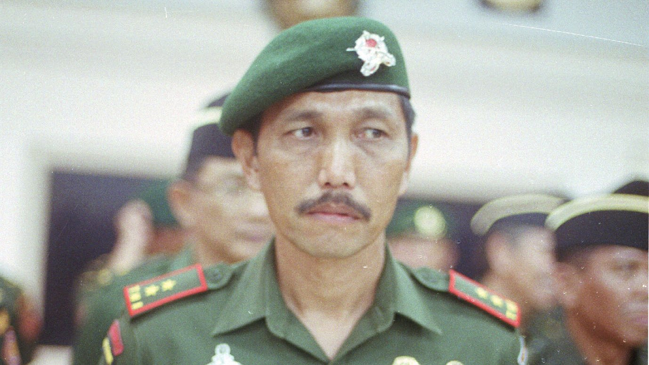 Lipsus Sintong- Mayjen Luhut Binsar Pandjaitan