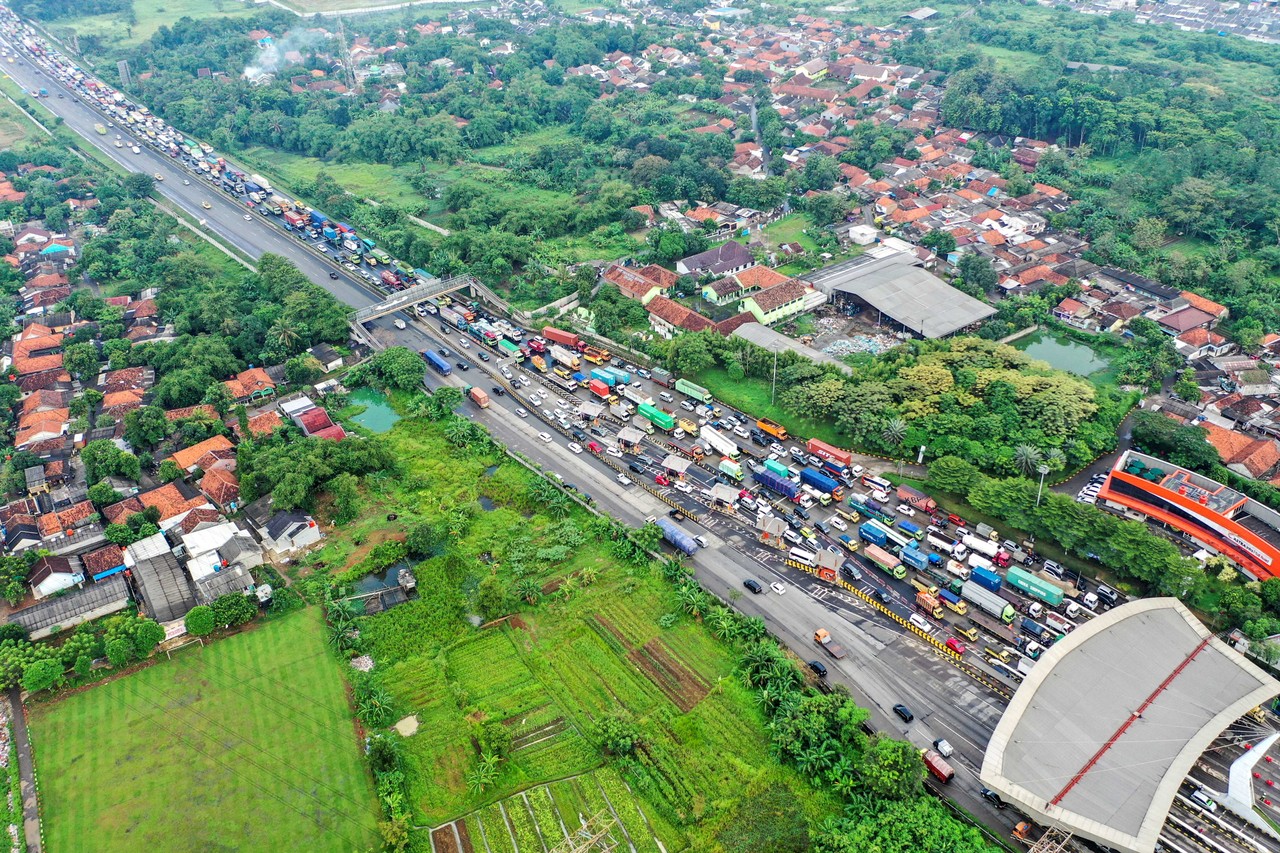 kumplus- Opini- Elisa- Pintu Tol Cikupa Macet