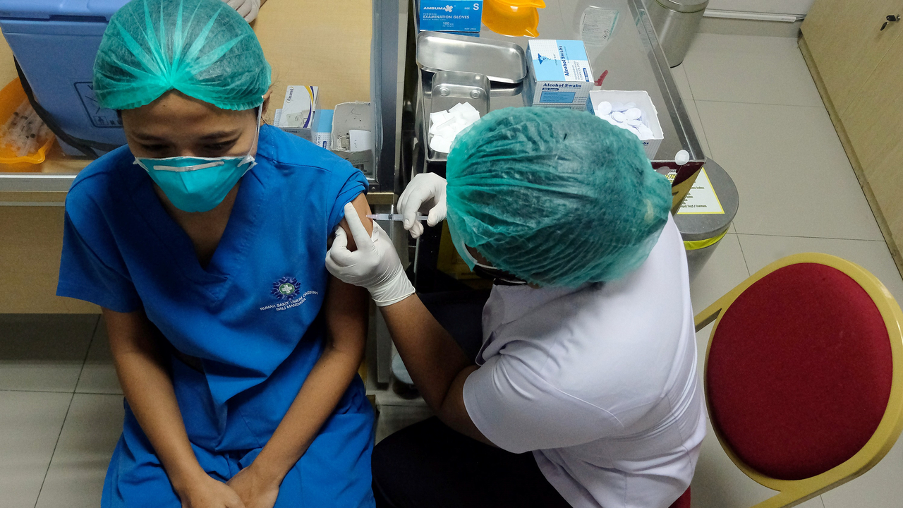 Lipsus Vaksin Booster Bocor- Vaksinasi Dosis Tiga Nakes