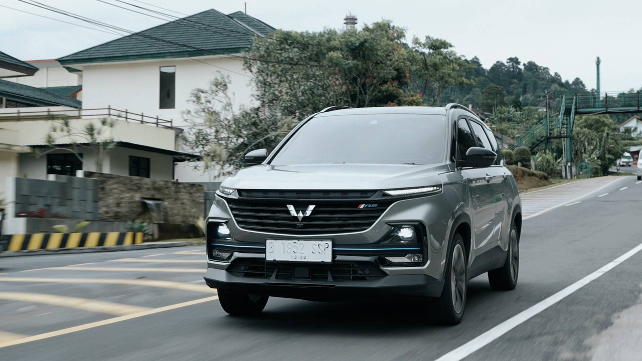 Wuling Almaz Hybrid