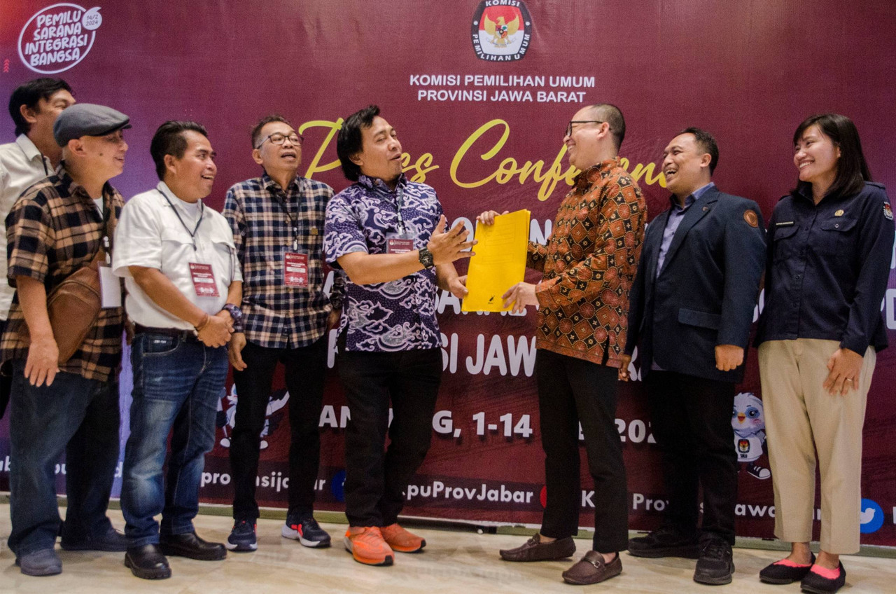 Komeng daftar bacaleg DPD RI dapil Jabar
