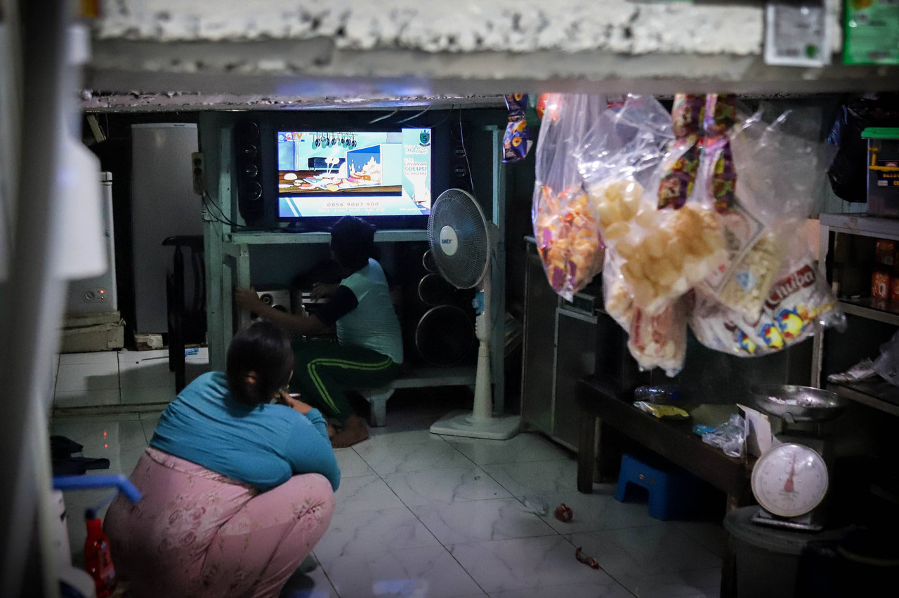 Permukiman kolong Jalan Tol Dalam Kota di Jelambar