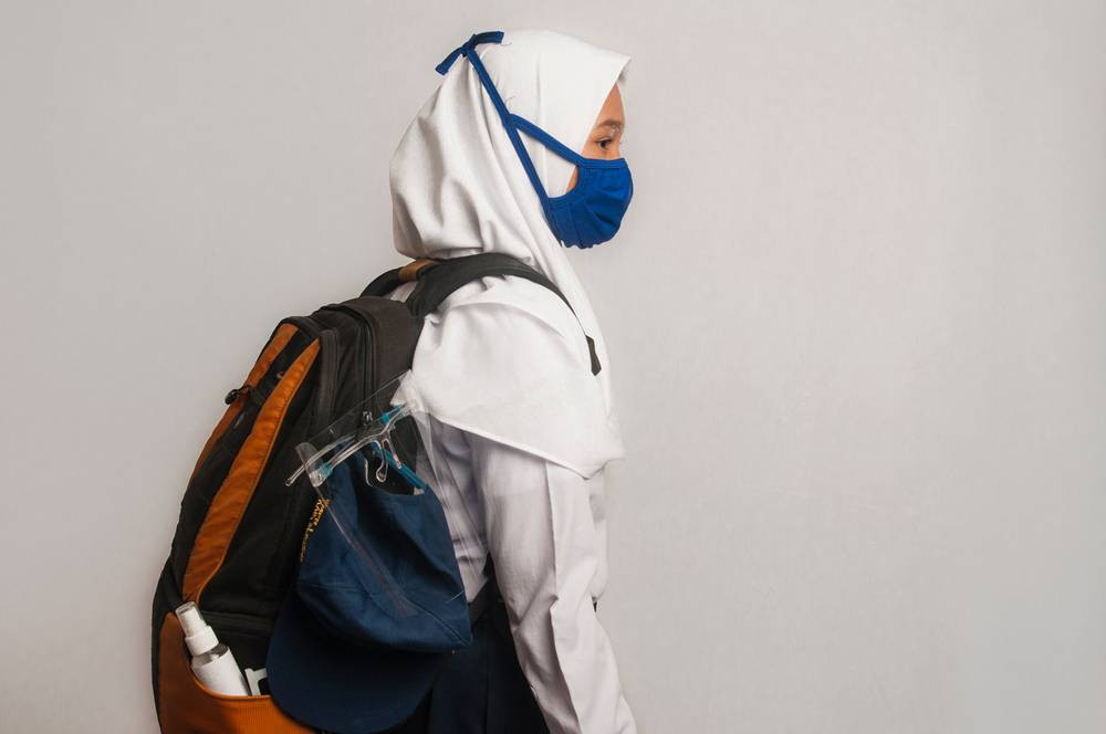 Ilustrasi siswa siswi SMP 
