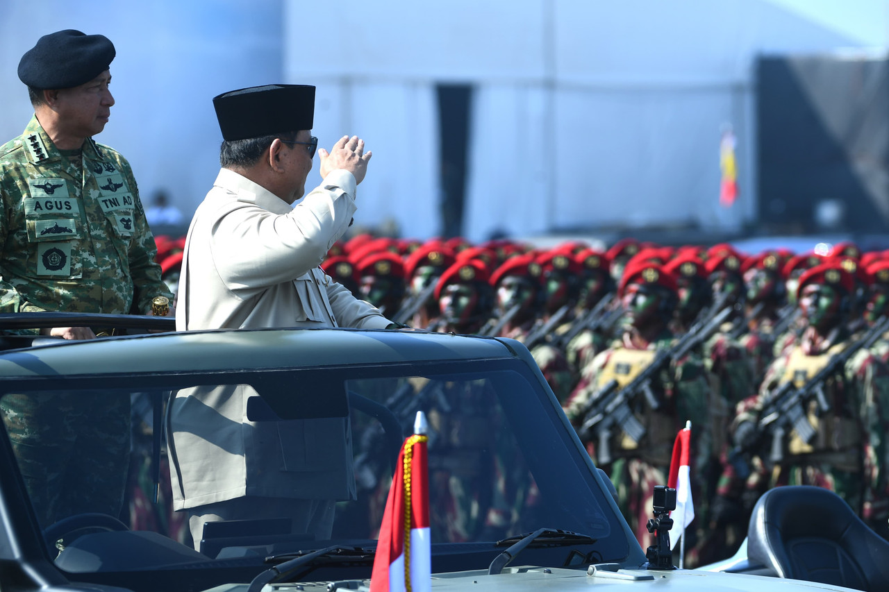 Panglima TNI Agus Subiyanto dampingi Prabowo Subianto