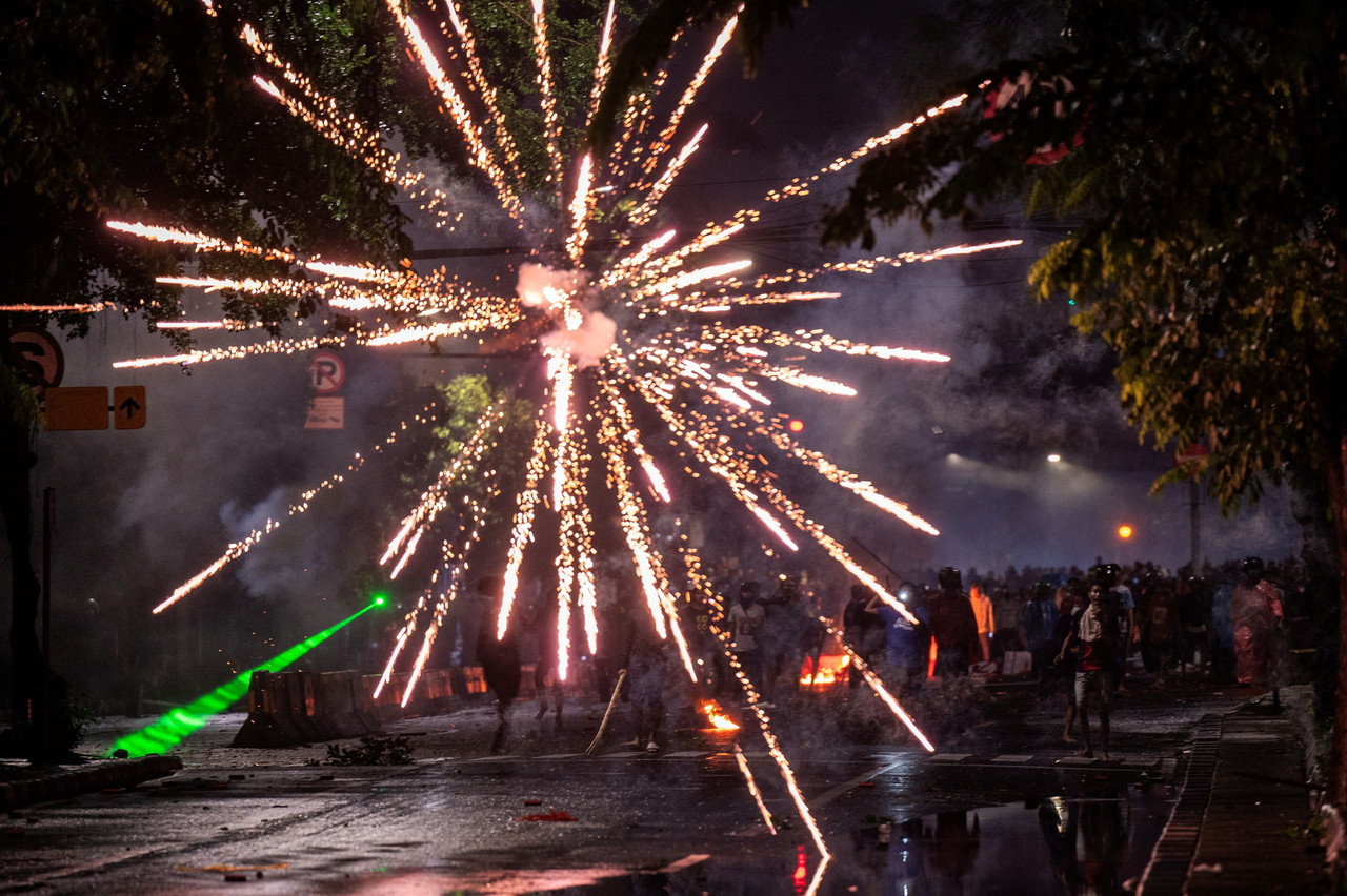 Demo Ricuh di Mako Brimob Polda Metro