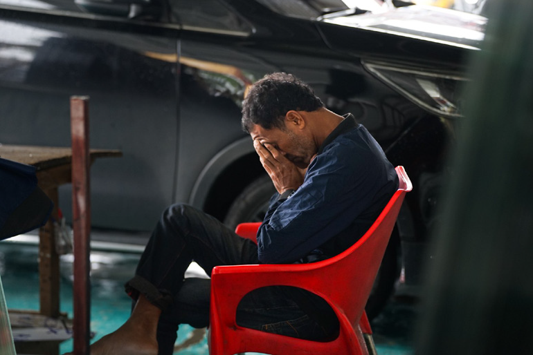 Sudirman Said -Mengunjungi daerah Banjir di Aceh