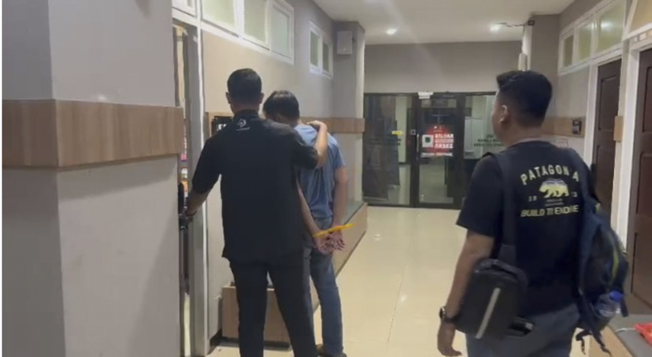 Satreskrim Polres Gresik menangkap 4 orang