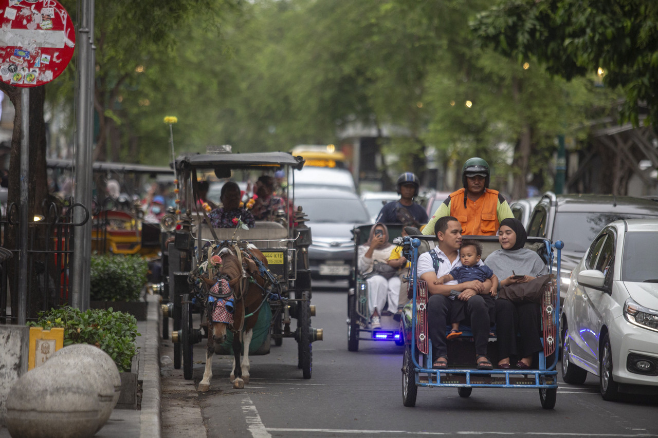 Ilustrasi Wisatawan di Yogyakarta