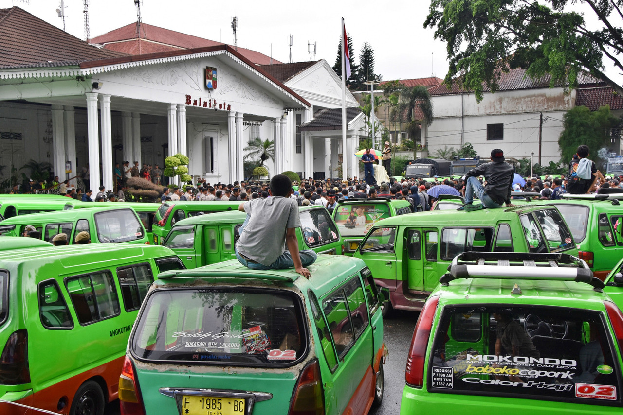 Unjuk rasa supir angkot di Kota Bogor