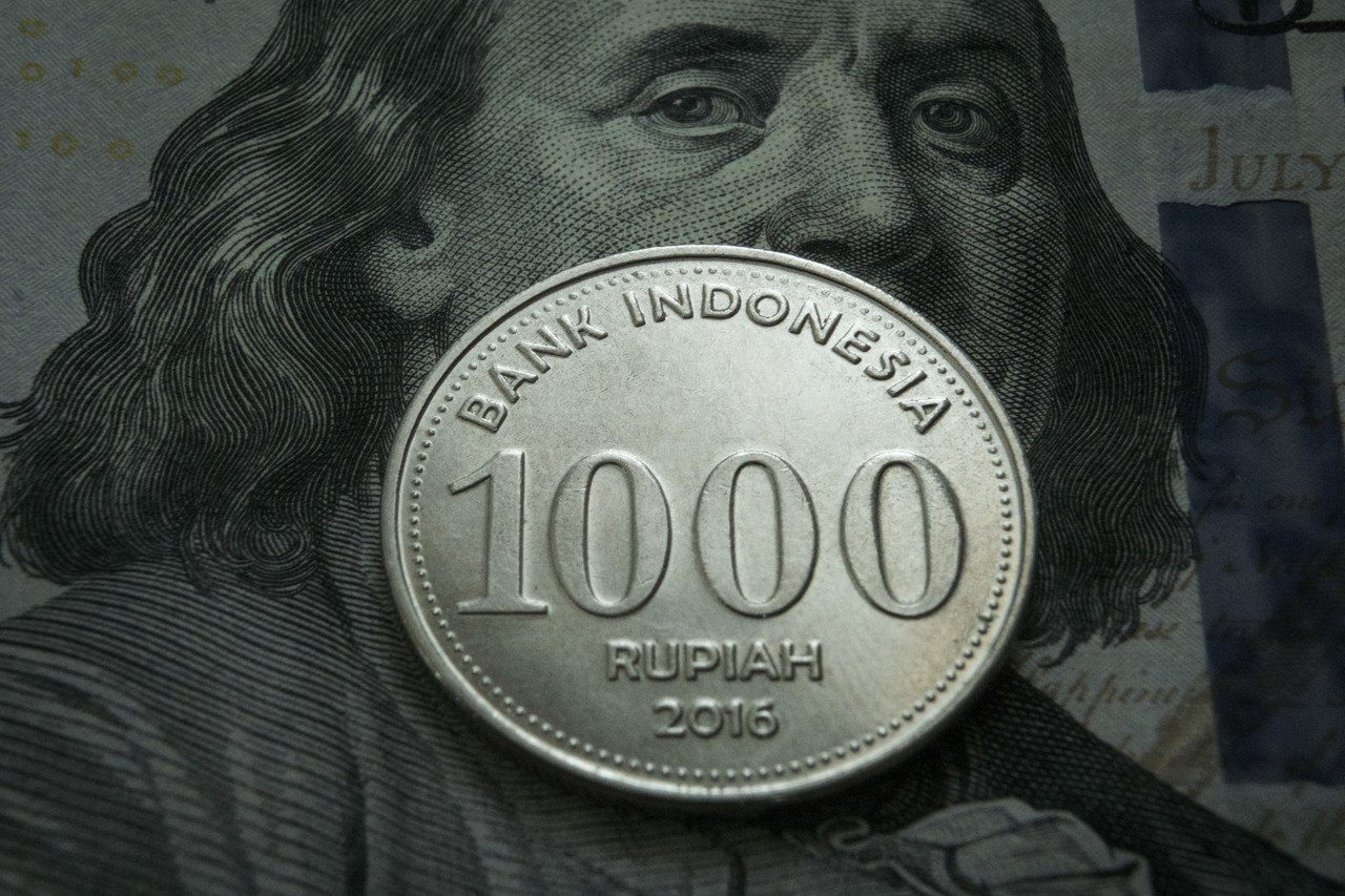 Ilustrasi Rupiah Melemah