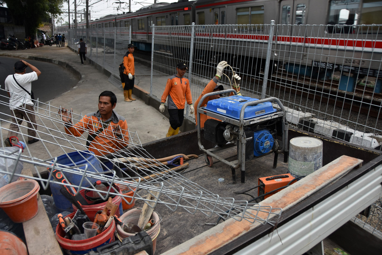 Penutupan perlintasan KRL sebidang di Kota Bogor