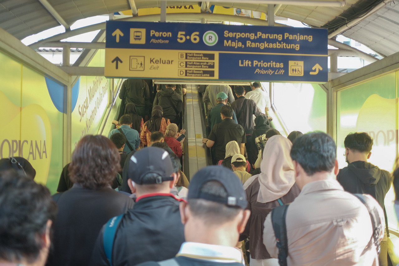 kepadatan KRL Green Line Rangkasbitung-Tanah Abang 