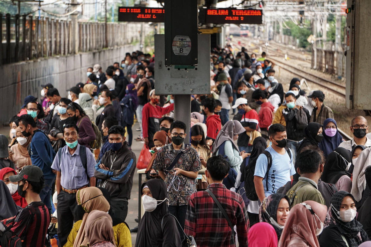 Penumpang KRL-PPKM Level 2