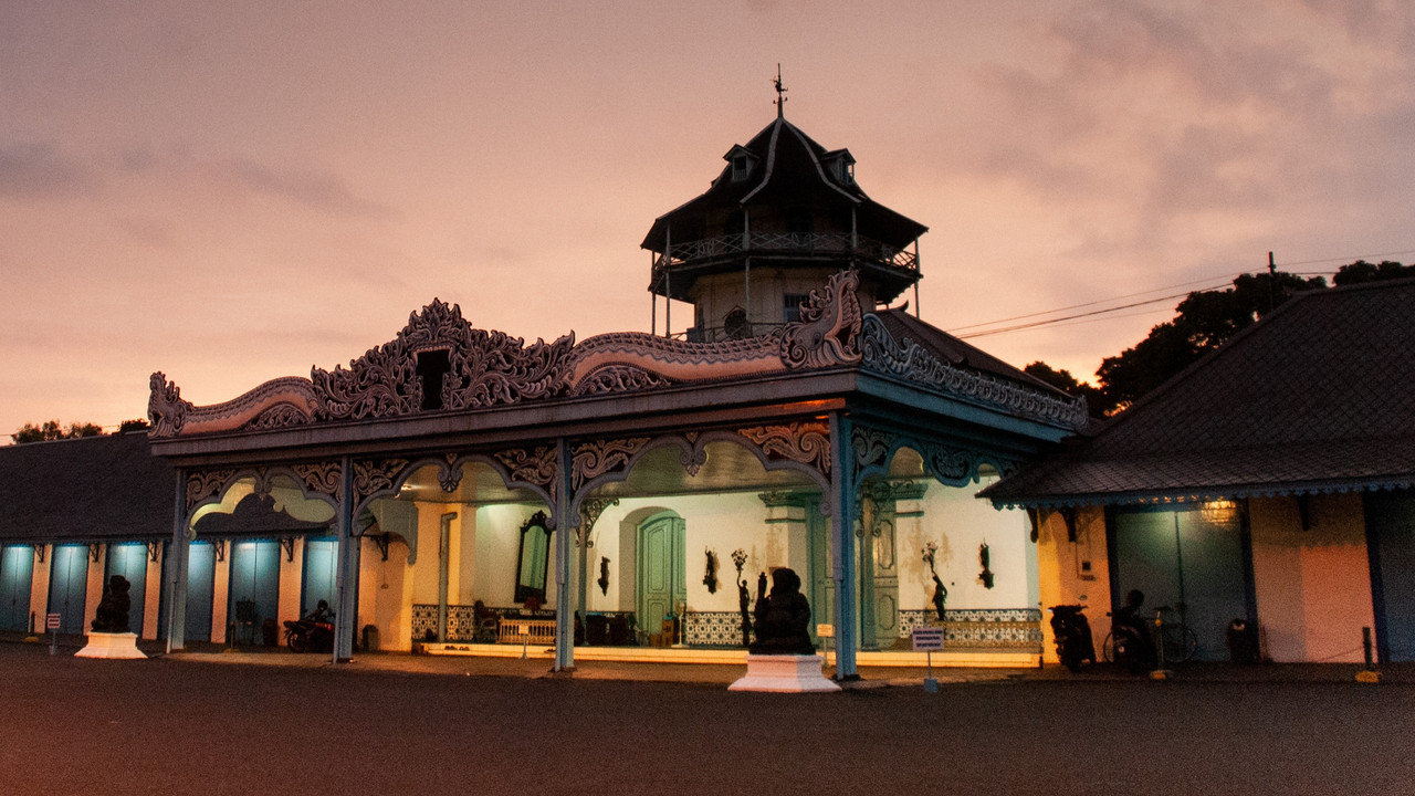 kumplus- Opini JJ Rizal- Keraton Surakarta