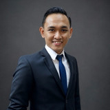 Yuniar Riza Hakiki