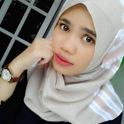 Yunita R