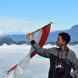 Larry Tesalonika rangga