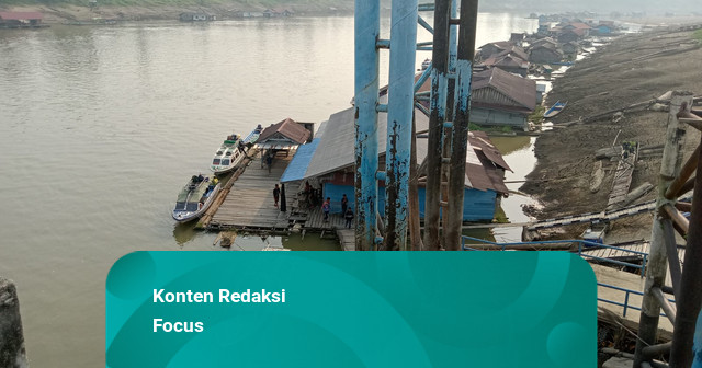 Konten YouTube: Surut sampai Batuan Bermunculan, Tongkang Tak Bisa Lewat