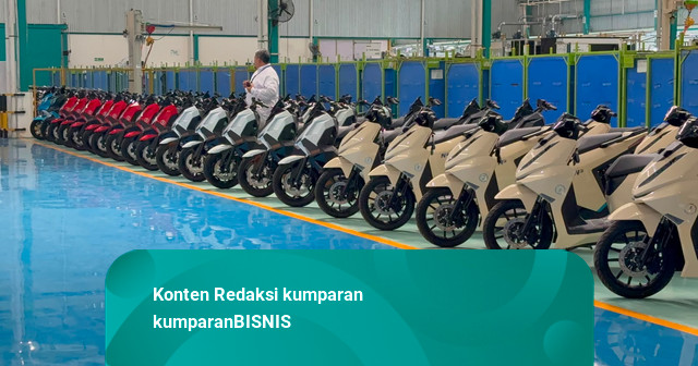 Rosan Sebut Motor Listrik Baru Kuasai 1% Penjualan Motor di RI