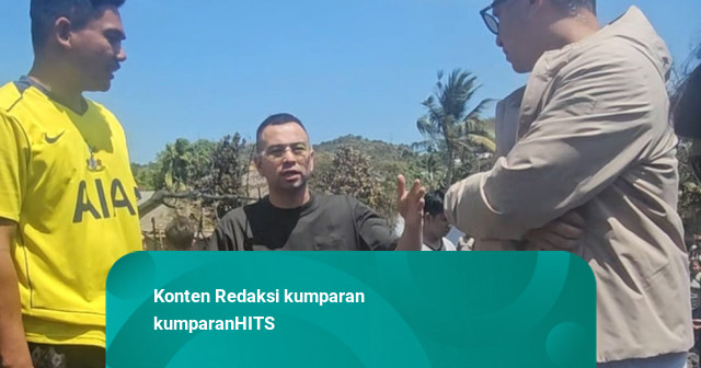 Raffi Ahmad Datangi Kampung Adat Sade, Bawa Bantuan untuk Korban Kebakaran