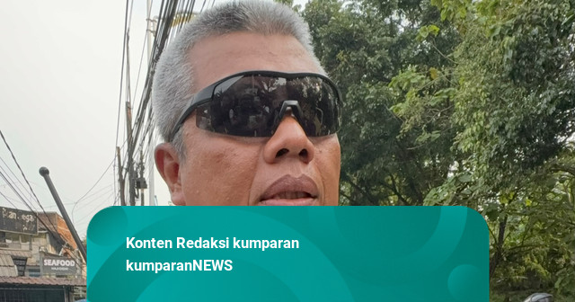 Truk Tabrak Mobil Parkir di Lapangan Padel Kemang Timur, Sempat Tutup Jalan