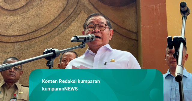 Truk Trailer Nyangkut di JPO Kramat Jati, Pramono Minta Operator Ditindak