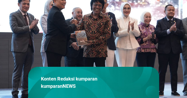 BAM DPR Terima Buku Anotasi KUHAP dari Komisi III