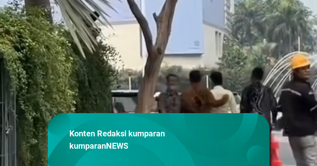 Pengacara: Sekuriti Ketakutan lalu Sujud Minta Maaf ke Sopir Alphard Usai Cekcok