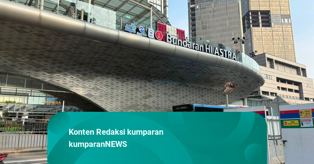 8 Kendaraan Terobos Lampu Merah Pelican Crossing Bundaran HI dalam 30 Menit