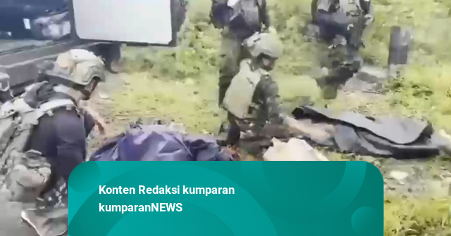 TNI Evakuasi 2 Jenazah Warga yang Tewas Ditembak OPM di Yahukimo