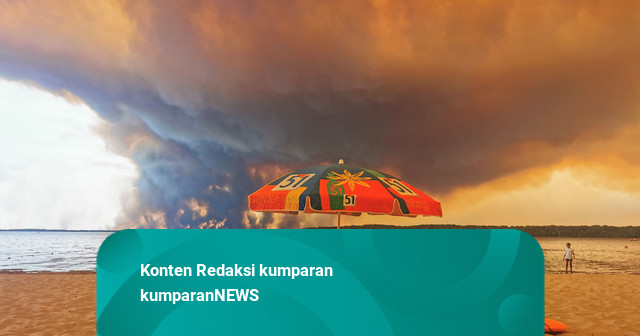 Foto: Kebakaran Hutan Prancis Meluas, Asap Tebal Membumbung Tinggi