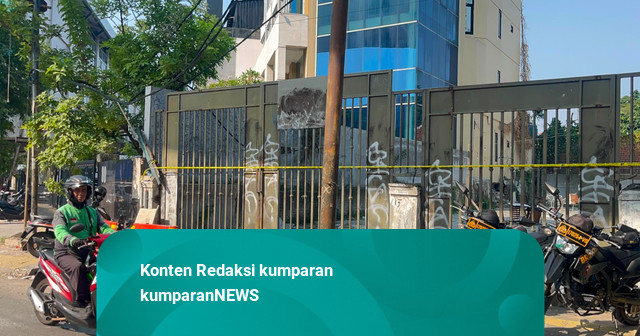 Polisi Bantah Narasi Tak Bayar Nasi Uduk-Perusakan Masjid di Bentrokan Menteng - kumparan.com