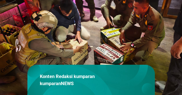 Satpol PP Solo Sita Ratusan Miras Ilegal Berkemasan Cup Plastik, Toko Ditutup