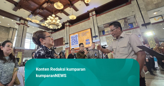 Momen Menkum Dengar Tangis Ibu Rumah Tangga soal Pelanggaran Notaris