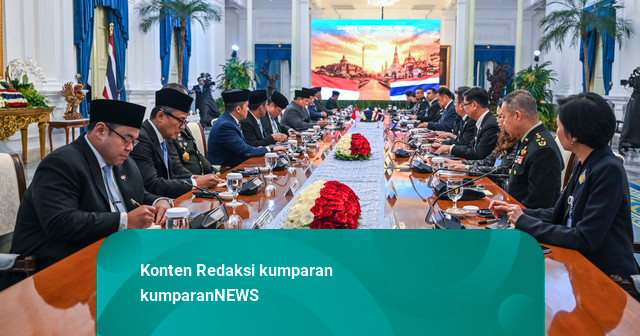Momen Prabowo Kenalkan Seskab Teddy, PM Anutin: I Know This Man