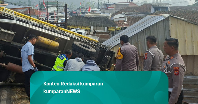 Truk Patah As di Tanjakan Rancabali Bandung, Picu Tabrakan Beruntun 6 Kendaraan
