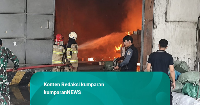 Kebakaran 3 Gudang di Kosambi Tangerang Diduga karena Korsleting