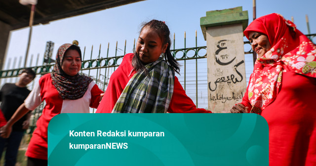 Foto: Aksi Seru Emak-emak di Menteng Menyambut HUT 81 RI