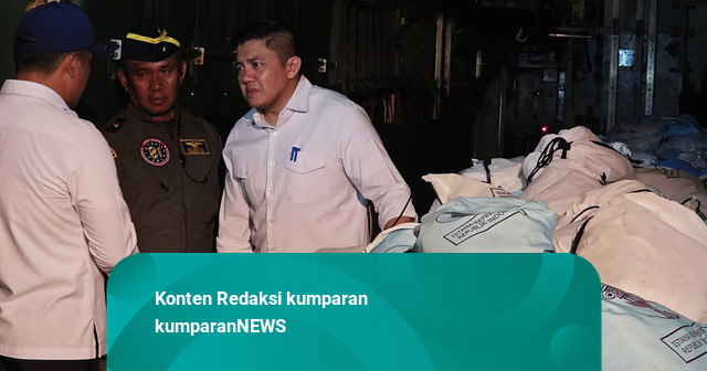 Seskab Teddy: Sesuai Instruksi Presiden, 27 Ton Logistik Telah Tiba di NTT