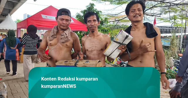 Strategi 4-4-2, Cara Warga Cipinang Melayu Taklukkan Titian Licin Panjat Pinang
