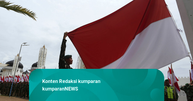 Foto: Merah Putih Kembali Berkibar di Baiturrahman