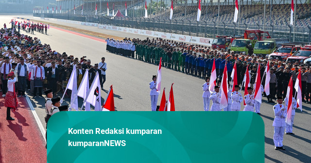 Foto: Prosesi Upacara HUT 81 RI di Atas Aspal Sirkuit Mandalika