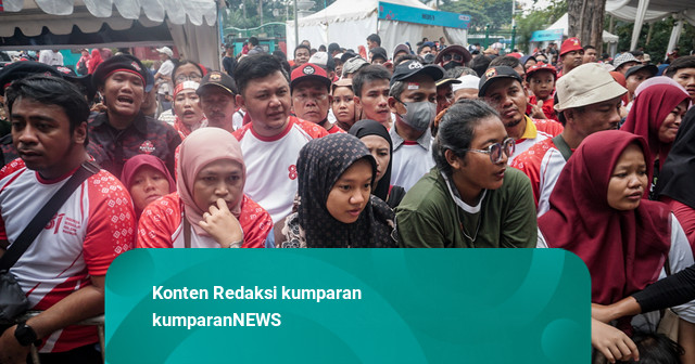 Foto: Merayakan HUT 81 RI, Warga Serbu Pesta Rakyat di Monas
