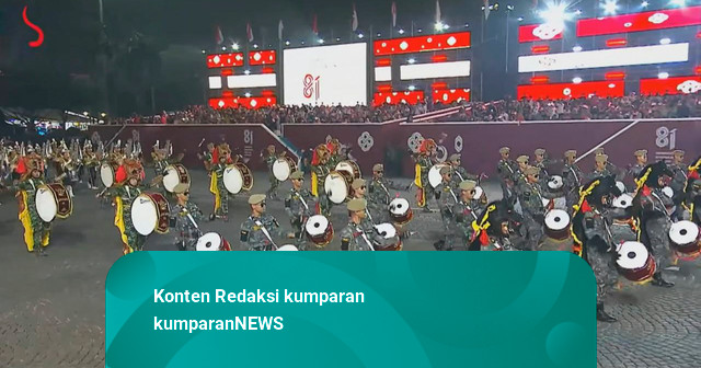 Genderang Suling Unhan-Mobil Hias Kementerian Meriahkan Karnaval HUT 81 RI
